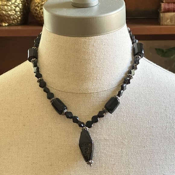 Art Deco Black Glass Necklace - Picture 6 of 7